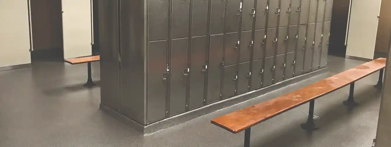 School solutions for locker rooms by ENECON Northeast APS